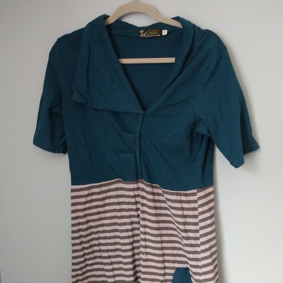 Upcycled Short Sleeve Teal and Gray Short Dress with Flower and Stripes Size XL - Picture 6 of 6